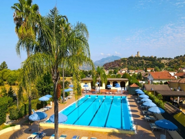 Solone Beach Resort Vetrina Estate