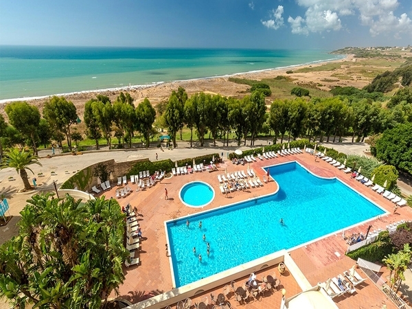 Paradise Beach Resort Catalogo Estate